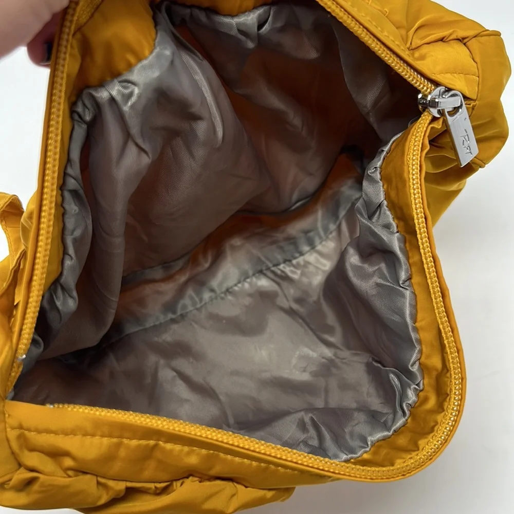 RFT Gold Cosmetic Purse Zip Up Pouch Excellent Condition